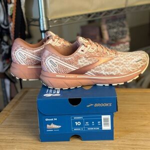 #309: Brooks Women's Ghost 14 Athletic Shoes - 🍑/pink and White